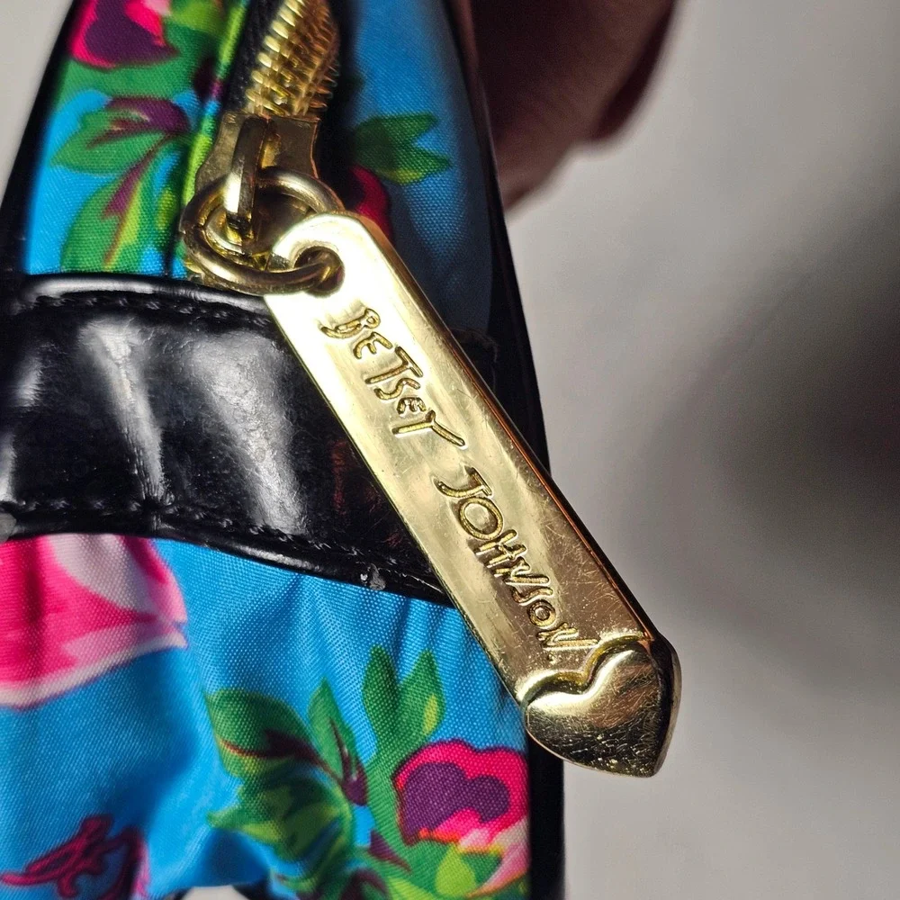Betsey Johnson Blue Floral Rose Makeup Bag Pouch Black Patent Trim Gold Hardware